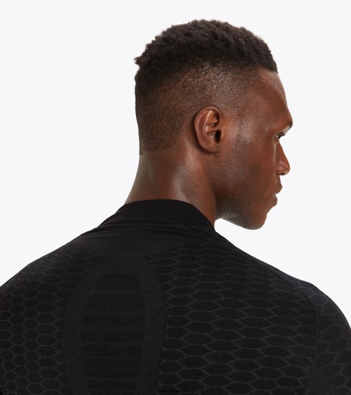 ls acto de cuello de tortuga 8T8H4Z355 negro hombres Diadora vestir